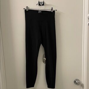 Vuori Black All The Feels Leggings. Washed once. Never worn! Like new!